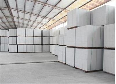 蒸压加气混凝土砌块设备生产所需的原材料与混凝土机械配置分析